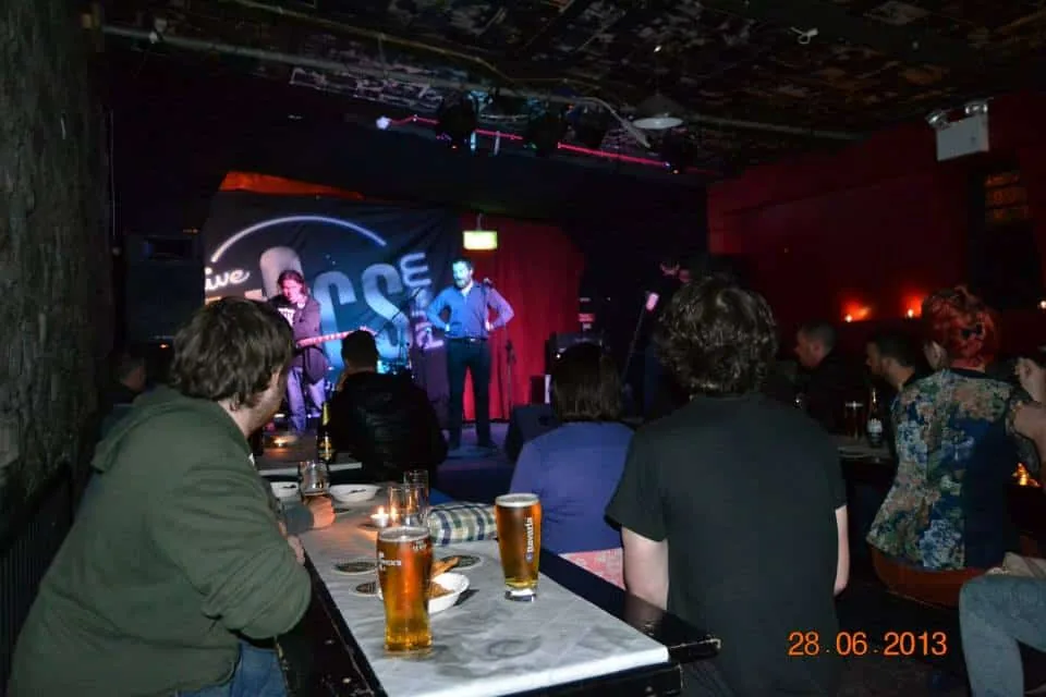 Crowd and band at an early Livemicsworld gig